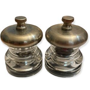 Olde Thompson carbon steel salt and pepper grinder